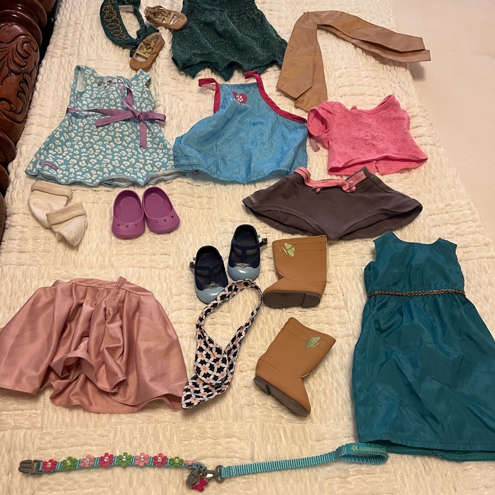 American doll set of clothing and shoes